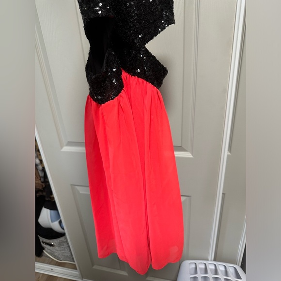 Homecoming dress - Picture 4 of 4